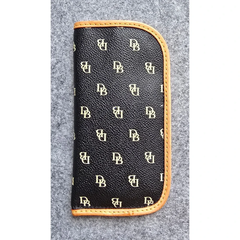 Dooney & Bourke Signature DB Monogram Eyeglass Sunglasses Case black white EUC